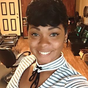 Meet your Posher, Shena n